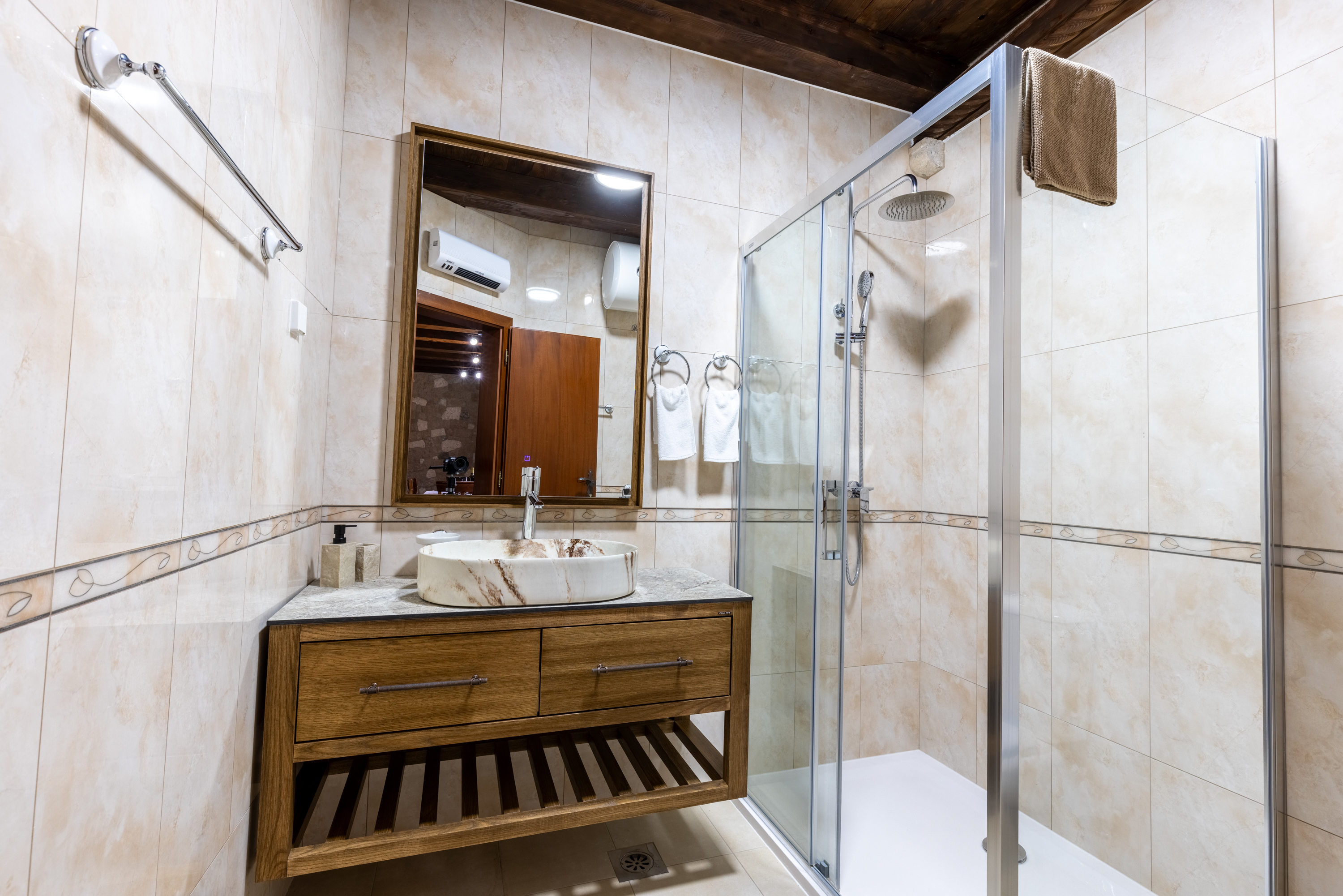 Heritage interior — photo 7